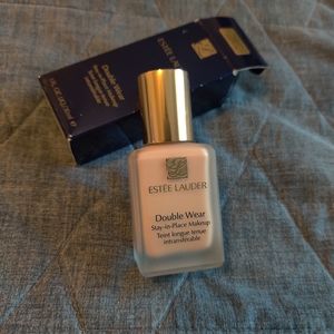 Estée Lauder Double Wear Foundation